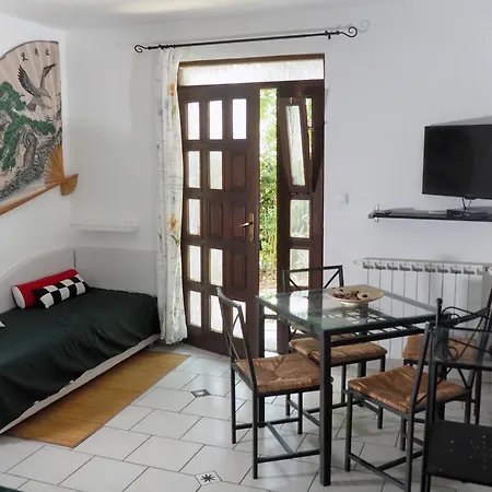 Dea Apartment *